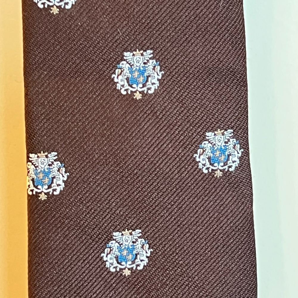 Elegant Vintage Brown Medallion Men's Tie